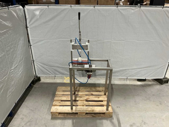 Semi automatische pers - afbeelding 1 van  5