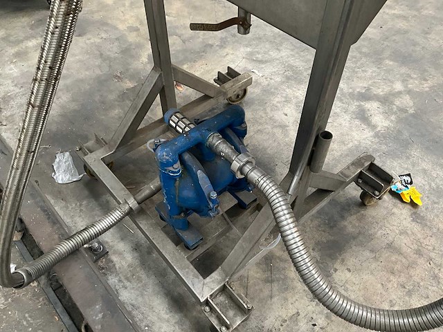 Semi-automatische vul- en sluitmachine - afbeelding 3 van  12