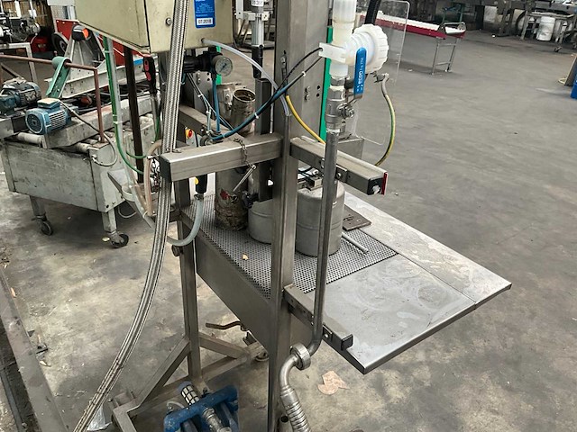 Semi-automatische vul- en sluitmachine - afbeelding 5 van  12