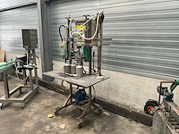 Semi-automatische vul- en sluitmachine - afbeelding 6 van  12
