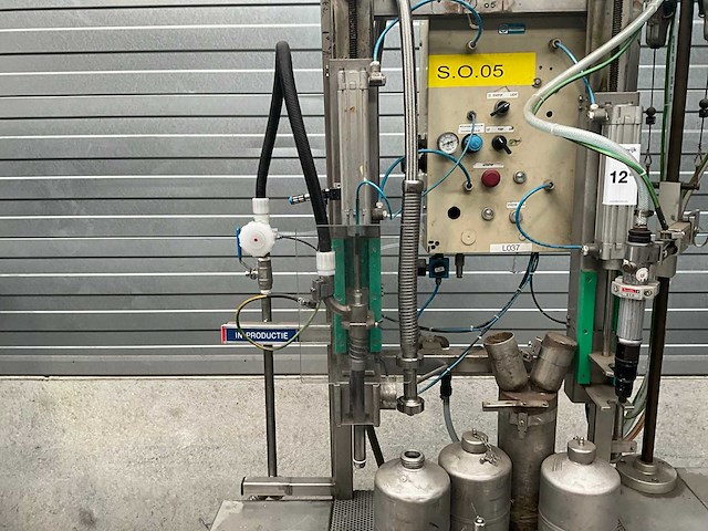 Semi-automatische vul- en sluitmachine - afbeelding 9 van  12