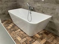 Semi vrijstaand ligbad met thermostaatkraan - afbeelding 4 van  5