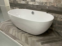 Semi vrijstaand ligbad - afbeelding 3 van  3