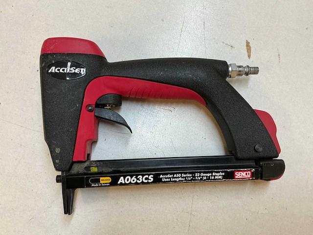 Senco accuset ao63cs pneumatische tacker - afbeelding 2 van  4