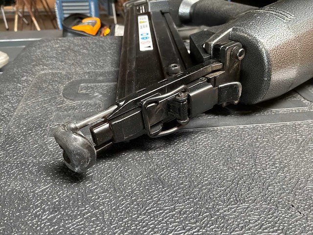 Senco finishpro 35 pneumatische tacker - afbeelding 4 van  6