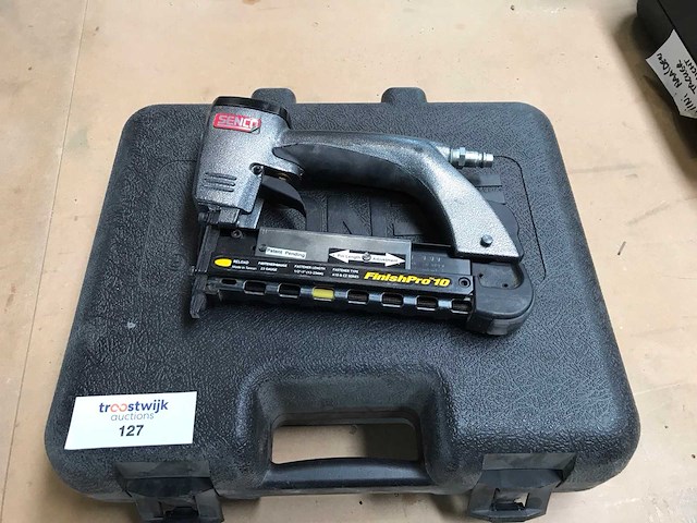 Senco finishpro10 pneumatische tacker - afbeelding 1 van  2