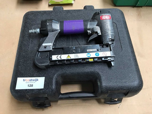 Senco finishpro10 pneumatische tacker - afbeelding 2 van  2
