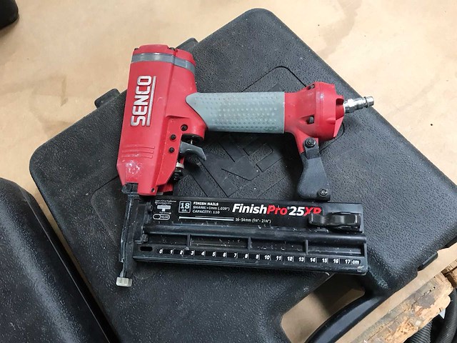 Senco finishpro25xp pneumatische tacker (2x) - afbeelding 2 van  3