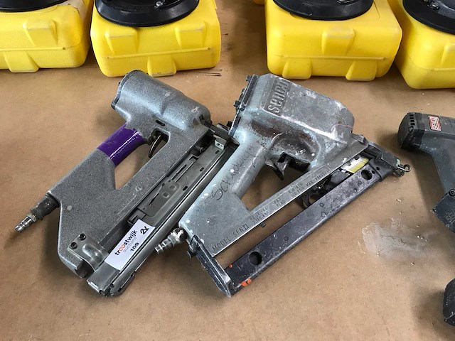 Senco pneumatische tacker (2x) - afbeelding 1 van  4
