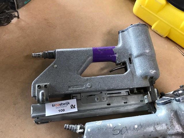 Senco pneumatische tacker (2x) - afbeelding 3 van  4