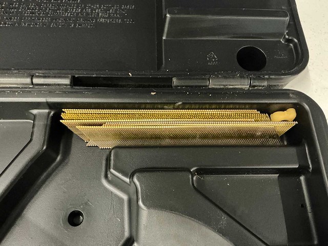 Senco sfn30 pneumatische spijkersmachine - afbeelding 3 van  5