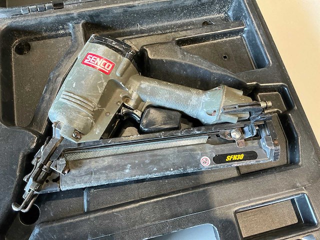 Senco sfn30 pneumatische tacker - afbeelding 2 van  3