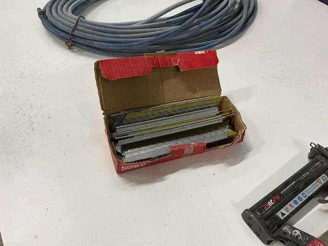 Senco spijkers pistool+toebehoren - afbeelding 4 van  7