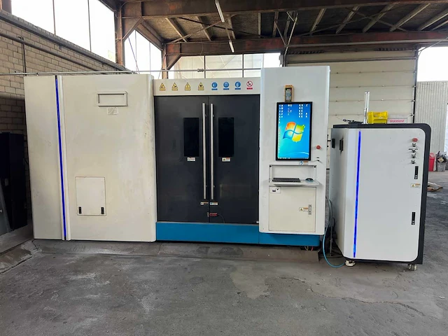 Senfeng - 2020 - sf3015hm - lasersnijmachine - afbeelding 1 van  48