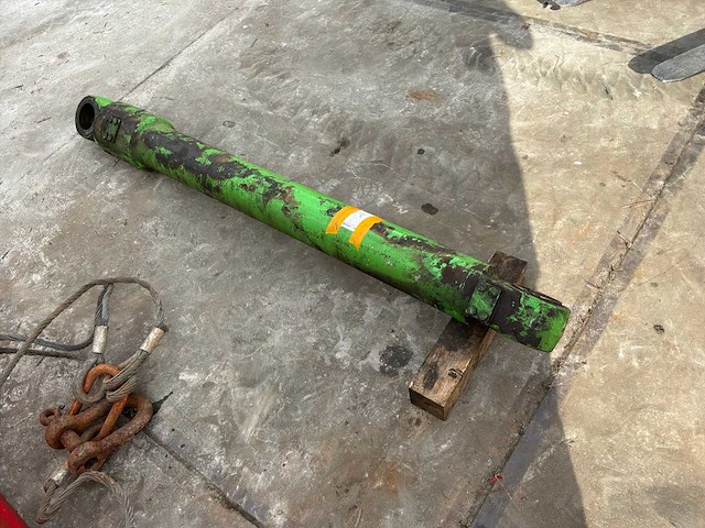 Sennebogen 825 cilinder - afbeelding 3 van  5