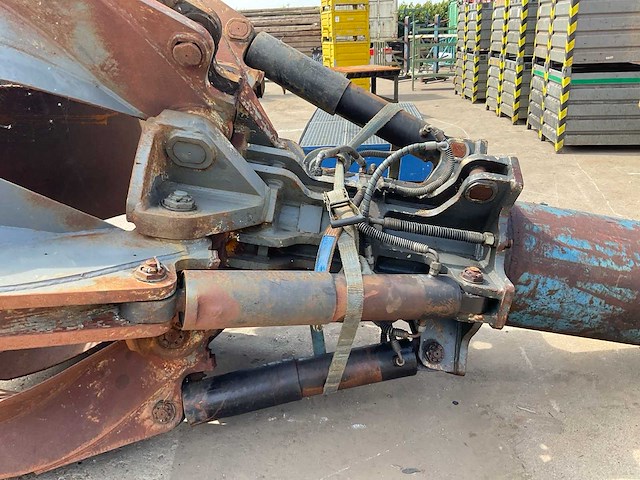 Sennebogen 870 poliepgrijper - afbeelding 5 van  7