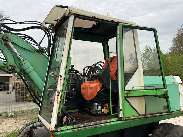 Sennebogen zm 13 banden graafmachine - afbeelding 20 van  31