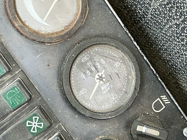 Sennebogen zm 13 banden graafmachine - afbeelding 25 van  31