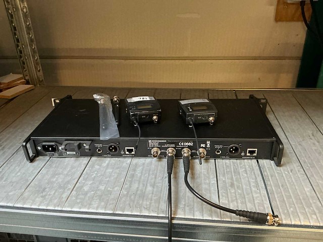 Sennheiser - wireless transmitter - afbeelding 4 van  4