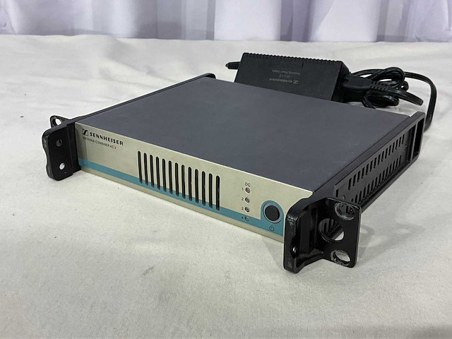 Sennheiser ac3 ew serie 4-kanaals antenne combiner - afbeelding 1 van  3