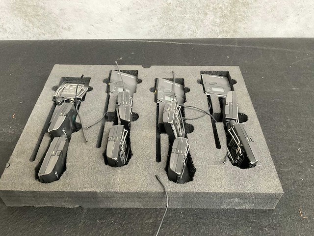 Sennheiser ek 2000 iem bodypack ontvanger (13x) - afbeelding 2 van  4