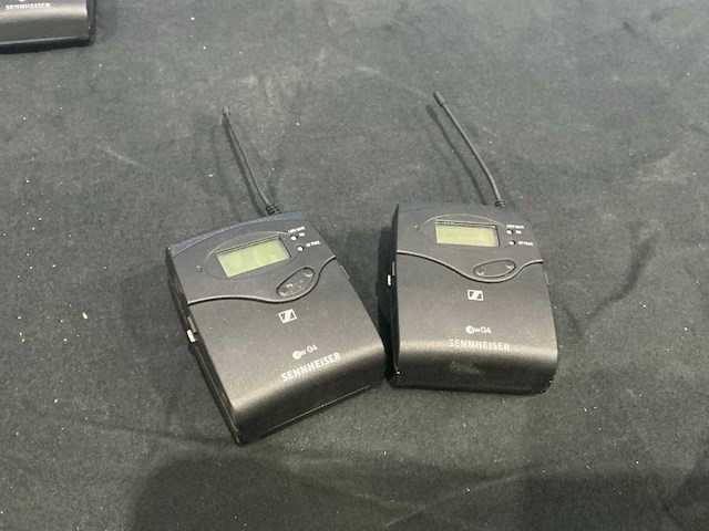 Sennheiser ew g4 beltpack transmitter (2x) - afbeelding 1 van  3