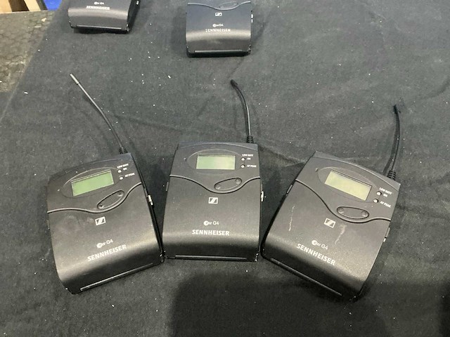 Sennheiser ew g4 beltpack transmitter (3x) - afbeelding 1 van  3