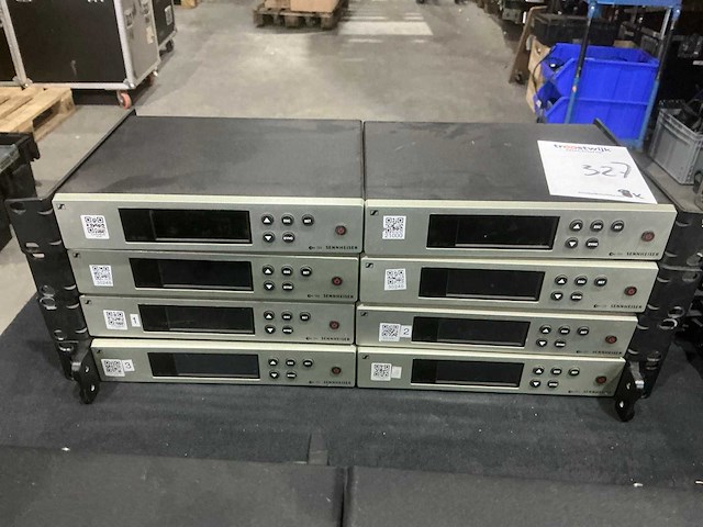 Sennheiser ew g4 microfoonreceiver (8x) - afbeelding 1 van  2