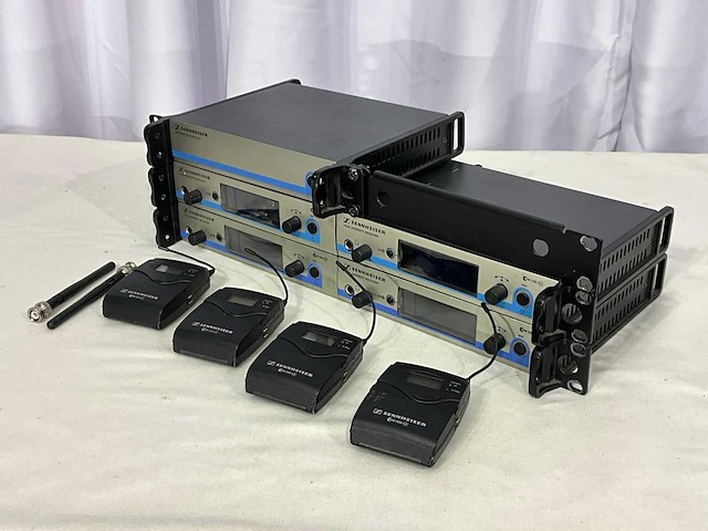 Sennheiser ew500 g3 draadloze 4-kanaals zender set - afbeelding 1 van  8