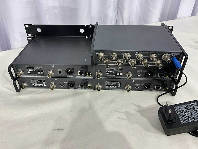 Sennheiser ew500 g3 draadloze 4-kanaals zender set - afbeelding 3 van  8