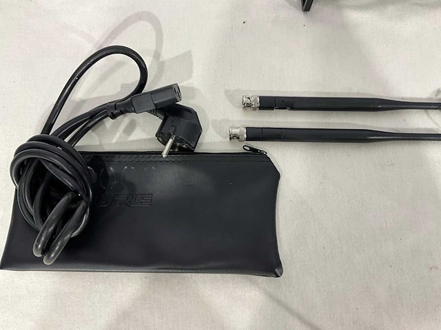 Sennheiser sr2050 iem draadloze 2-kanaals in-ear set - afbeelding 3 van  4