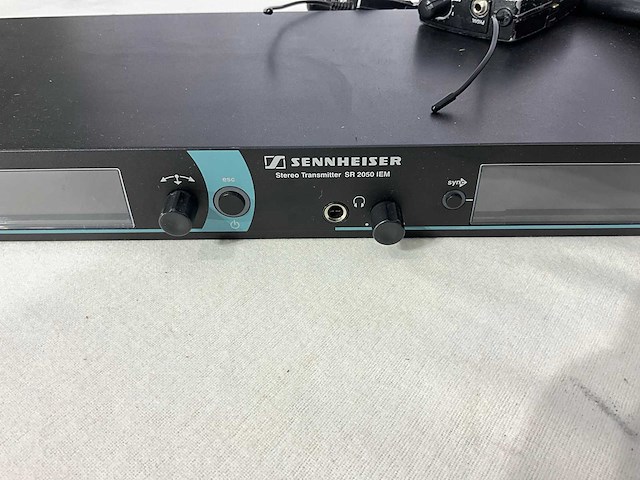 Sennheiser sr2050 iem draadloze 2-kanaals in-ear set - afbeelding 2 van  3