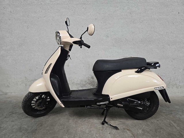 Senzo - bromscooter - grace - 4t 45km uitvoering ddg25j - afbeelding 1 van  9