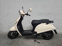 Senzo - bromscooter - grace - 4t 45km uitvoering ddg25j - afbeelding 1 van  9