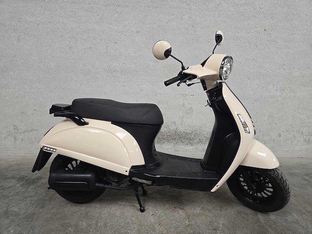 Senzo - bromscooter - grace - 4t 45km uitvoering ddg25j - afbeelding 2 van  9