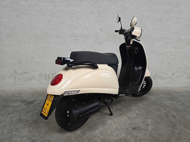 Senzo - bromscooter - grace - 4t 45km uitvoering ddg25j - afbeelding 5 van  9