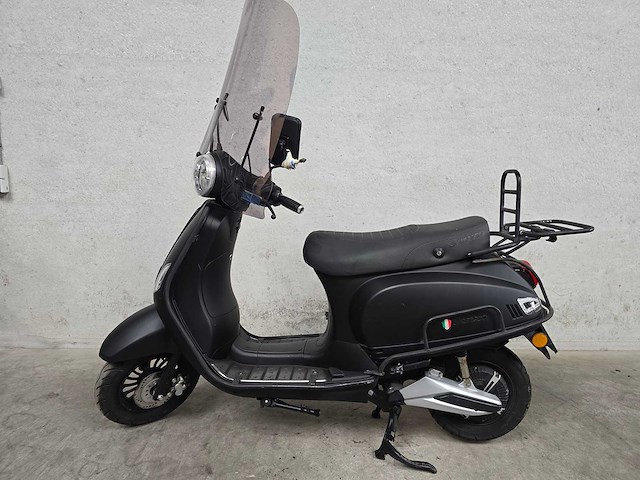 Senzo - bromscooter - rivalux electric - elektrische 45km uitvoering fdv93j - afbeelding 1 van  9