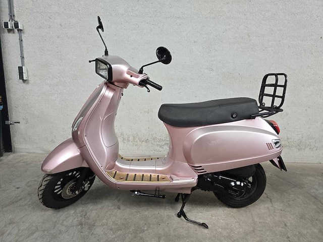 Senzo - snorscooter - riva s - 4t 25km uitvoering dzn97b - afbeelding 1 van  5