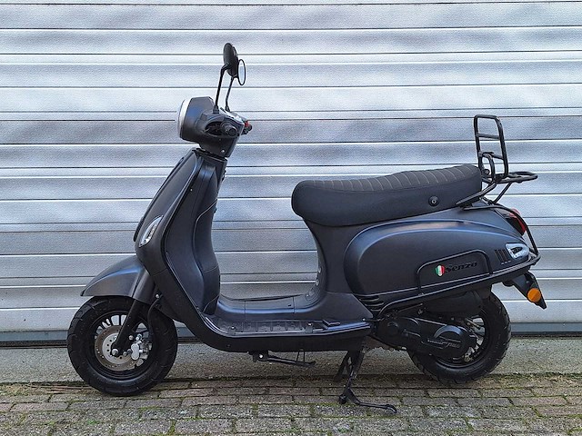 Senzo riva lux 25 km snorscooter 4takt - afbeelding 1 van  4