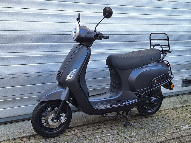 Senzo riva lux 25 km snorscooter 4takt - afbeelding 2 van  4