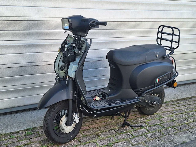 Senzo rivalux 25km snorscooter 4-takt - afbeelding 1 van  2