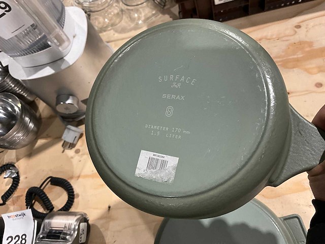 Serax - surface - gietijzeren pan (2x) - afbeelding 6 van  6