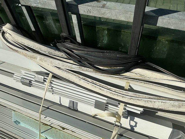 Serre - afbeelding 10 van  12