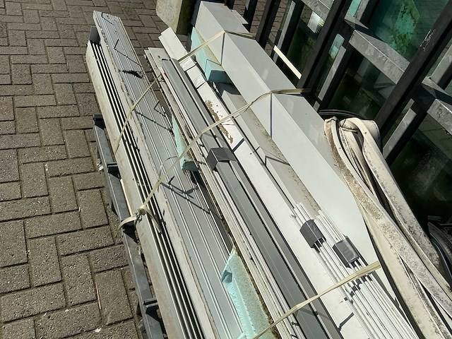 Serre - afbeelding 11 van  12