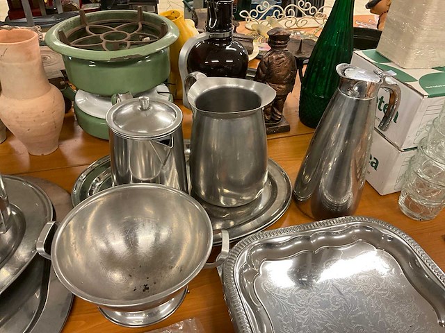 Serveer-, vleesschalen en kan (50x) - afbeelding 6 van  8