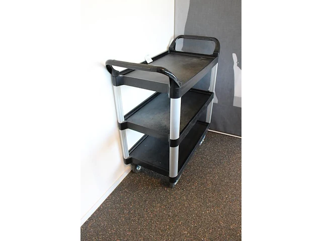 Serveerwagen met drie etages, afm. 88 x 48 x 90 cm. - afbeelding 2 van  2