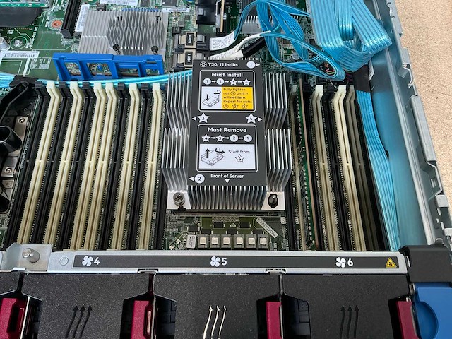 Server - hp - proliant dl380 gen10 - afbeelding 8 van  10