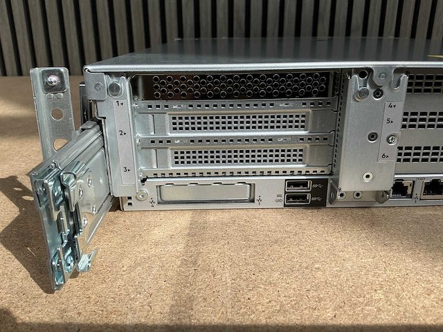 Server - hp - proliant dl380 gen10 - afbeelding 9 van  10