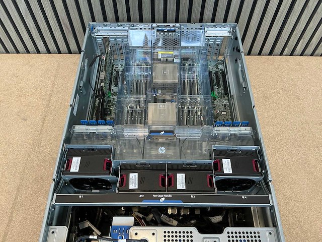 Server - hp - proliant ml350p gen8 - afbeelding 9 van  10