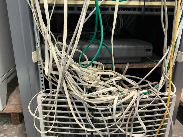 Server kasten en toebehoren (2x) - afbeelding 4 van  7